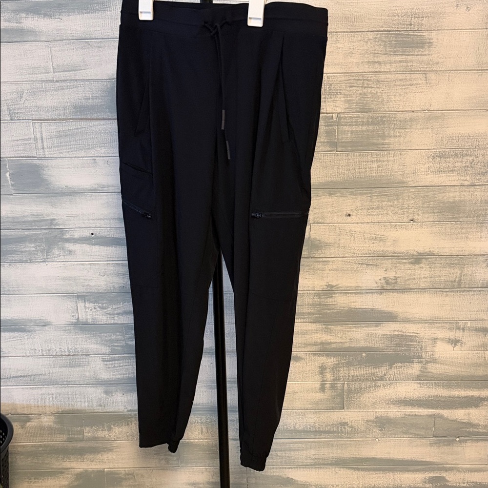 Athleta Venture Pant – Size 10 – Black Jogger Style – Stretch – 27” Inseam